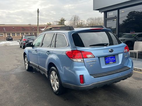 Used 2010 Subaru Outback 2.5i Limited image 4