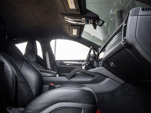 Certified 2022 Porsche Cayenne Turbo GT AWD/4WD image 47