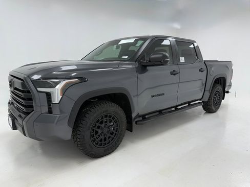 New 2026 Toyota Tundra SR5 w/ SR5 Convenience Package image 5