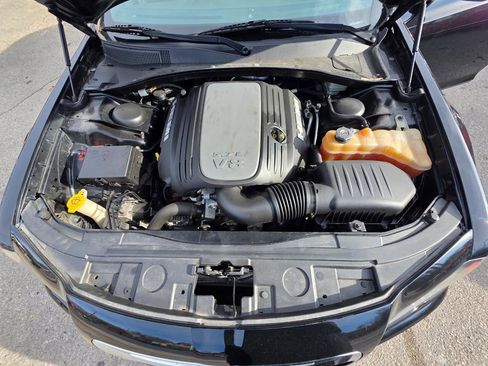 Used 2014 Chrysler 300 S AWD/4WD image 23