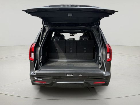 Used 2025 Ford Expedition Tremor image 8