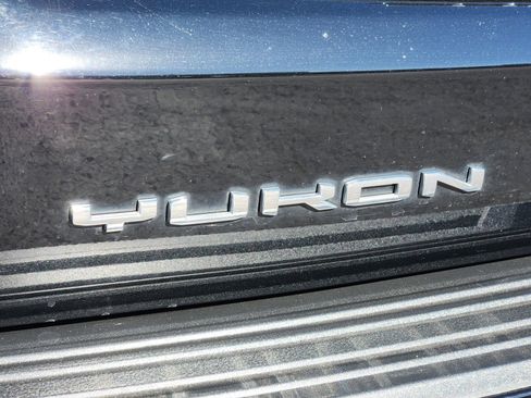 Used 2022 GMC Yukon AT4 image 12