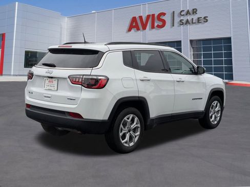 Used 2025 Jeep Compass Latitude image 6