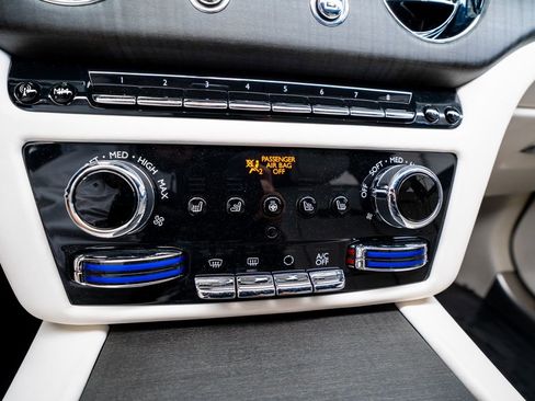 Used 2022 Rolls-Royce Ghost AWD/4WD image 36