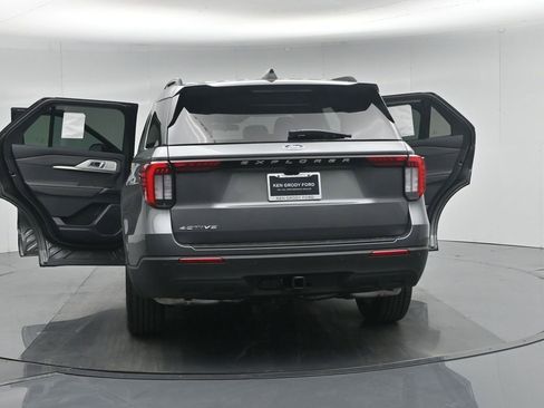 New 2026 Ford Explorer Active RWD image 32