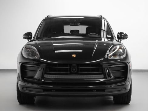 Certified 2022 Porsche Macan AWD/4WD image 8