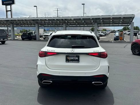 Used 2024 Mercedes-Benz GLC 300 4MATIC image 5
