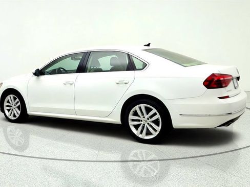 Used 2018 Volkswagen Passat 2.0T SE FWD image 7