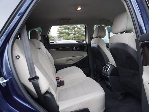 Used 2017 Kia Sorento LX image 30