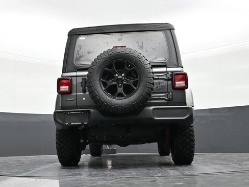 Used 2022 Jeep Wrangler Unlimited Sport AWD/4WD image 22