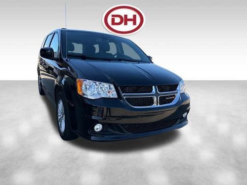 Used 2020 Dodge Grand Caravan SXT w/ Driver Convenience Group FWD image 5