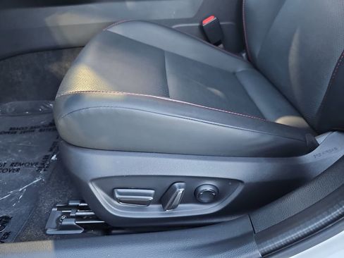 Certified 2025 Toyota Prius Plug-In Hybrid image 17