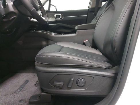 New 2025 Kia Sorento EX image 32