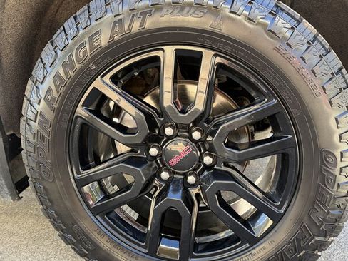 Used 2020 GMC Sierra 1500 Elevation w/ Elevation Value Package AWD/4WD image 15