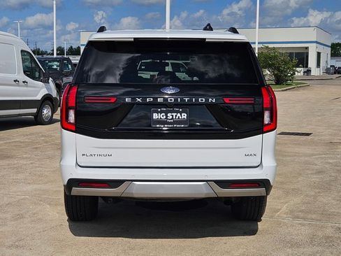 Certified 2025 Ford Expedition Max Platinum AWD/4WD image 4