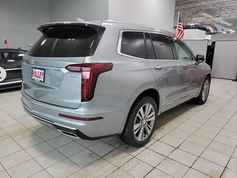 Used 2025 Cadillac XT6 Premium Luxury image 16