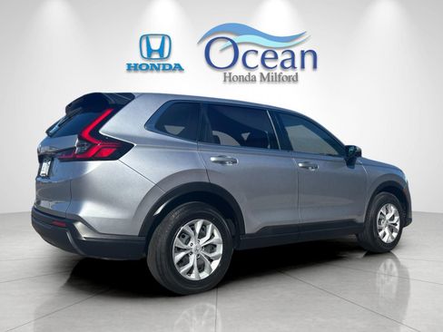 Used 2025 Honda CR-V LX image 3