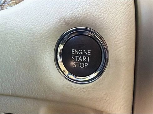 Used 2018 Lexus GX 460 image 34