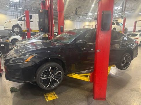 Used 2023 Nissan Altima 2.5 SR w/ SR Premium Package FWD image 5