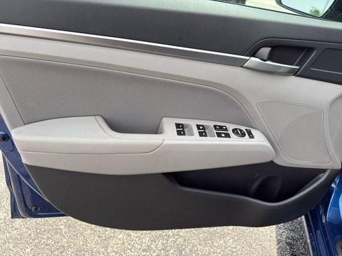 Used 2019 Hyundai Elantra Value Edition FWD image 12