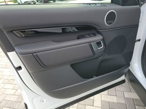 New 2025 Land Rover Discovery S AWD/4WD image 23