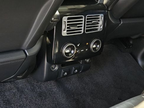 Used 2022 Land Rover Range Rover Westminster Edition image 17
