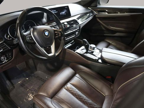 Used 2017 BMW 540i xDrive image 16