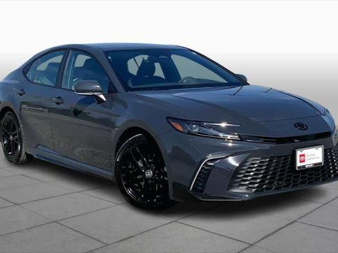 Certified 2026 Toyota Camry SE w/ Convenience Package image 3