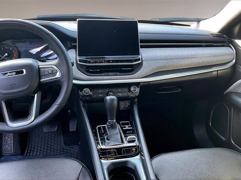 Used 2024 Jeep Compass Latitude w/ Convenience Group image 6