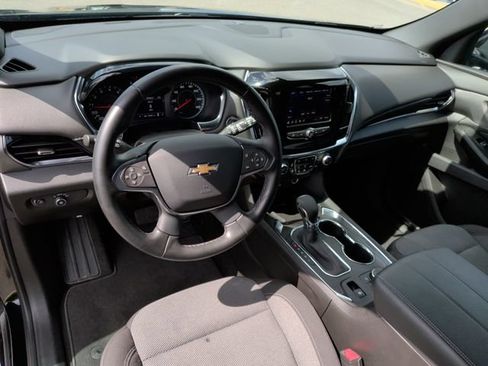 Used 2023 Chevrolet Traverse LT FWD image 11