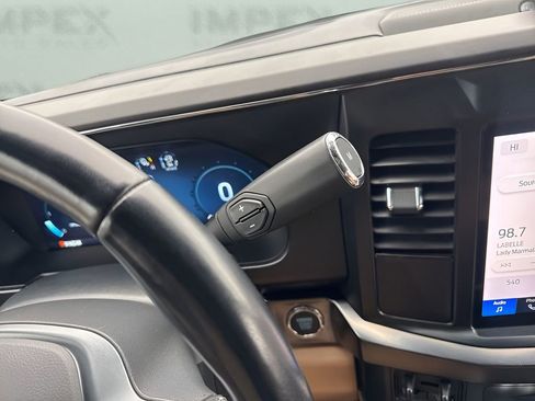 Used 2023 Ford F250 Lariat w/ Chrome Package image 18