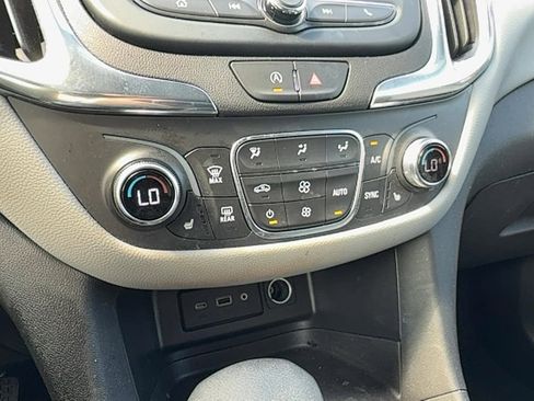 Used 2023 Chevrolet Equinox LT w/ Driver Convenience Package image 24