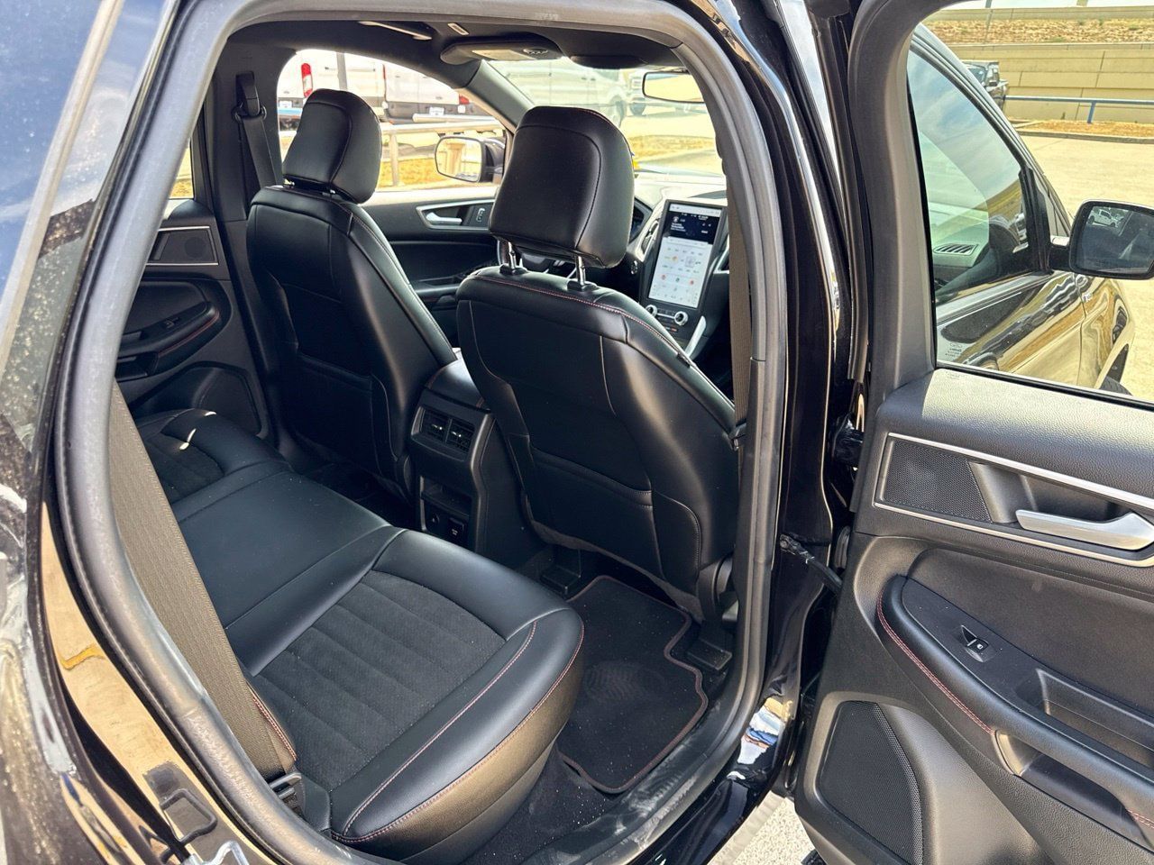 Used 2023 Ford Edge ST-Line AWD/4WD image 12