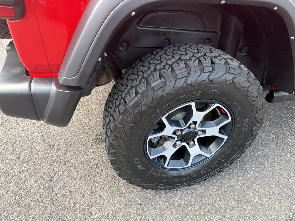 Used 2022 Jeep Wrangler Unlimited Rubicon w/ LED Lighting Group AWD/4WD image 31