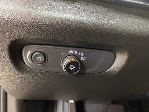 Used 2023 Chevrolet Traverse LT w/ LT Premium Package AWD/4WD image 38