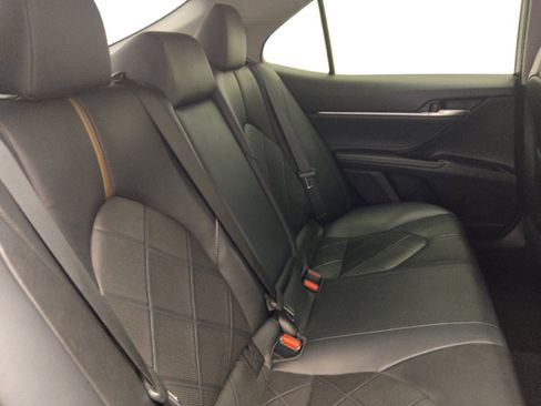 Used 2018 Toyota Camry XLE FWD image 19