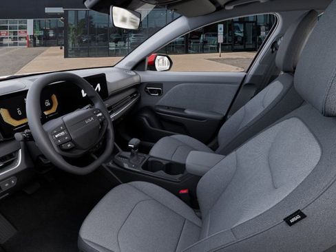 New 2025 Kia K4 LXS image 17