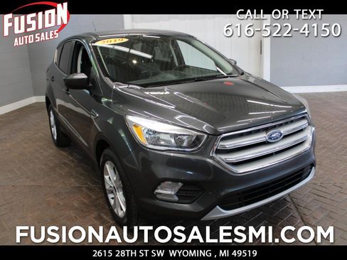 Used 2019 Ford Escape SE AWD/4WD image 1