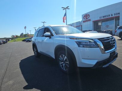 Used 2025 Nissan Pathfinder SL
