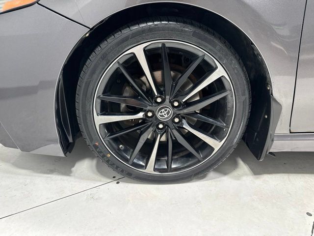 Used 2018 Toyota Camry XSE FWD image 7