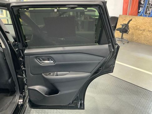 Used 2025 Nissan Rogue SL w/ SL Premium Package image 30