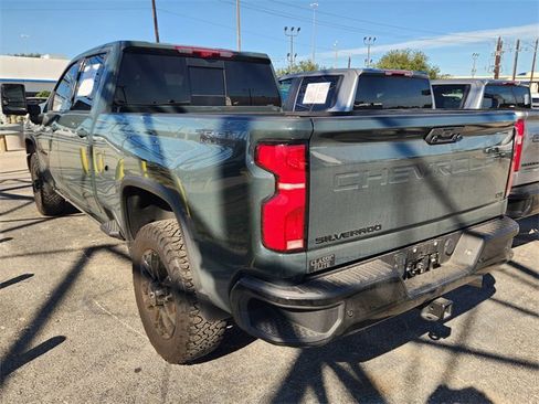 Used 2025 Chevrolet Silverado 2500 LTZ w/ LTZ Plus Package image 4