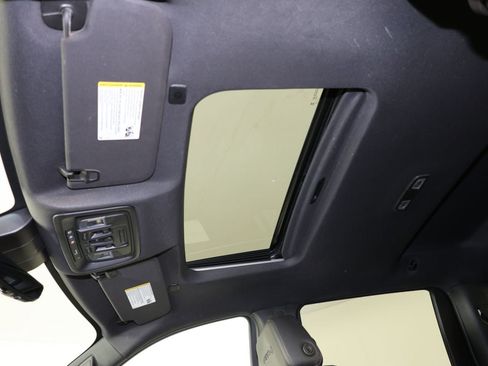 Used 2024 GMC Sierra 2500 AT4 w/ AT4 Premium Plus Package AWD/4WD image 13