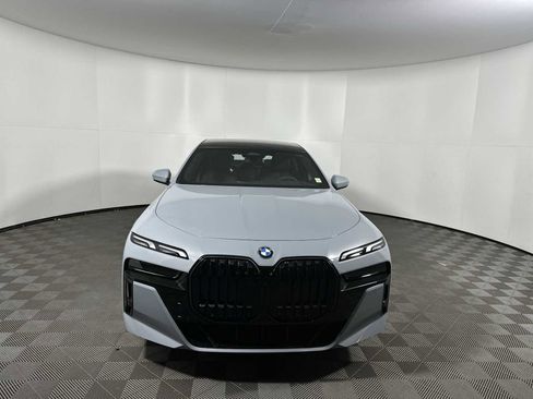 New 2026 BMW 740i xDrive w/ Premium Package image 5