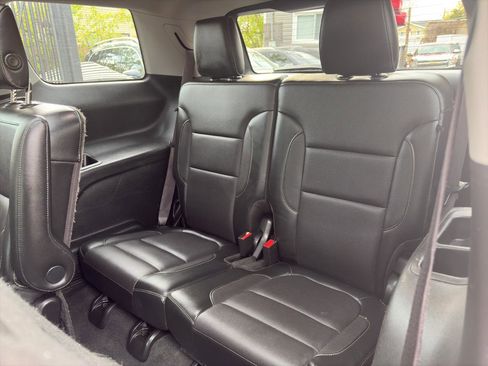 Used 2019 GMC Acadia SLT w/ Black Edition AWD/4WD image 30