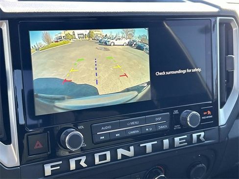 Used 2025 Nissan Frontier SV image 22