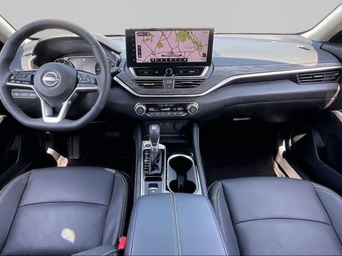 Used 2025 Nissan Altima 2.5 SL FWD image 7