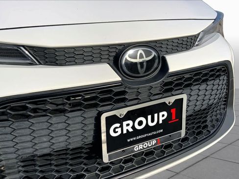 Used 2022 Toyota Corolla LE FWD image 29