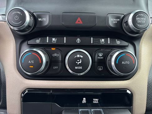 Used 2022 RAM 1500 Laramie AWD/4WD image 22