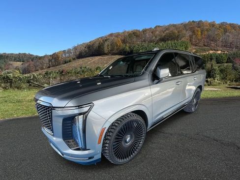 Used 2025 Cadillac Escalade Sport Platinum w/ LPO, Floor Liner Package AWD/4WD image 3